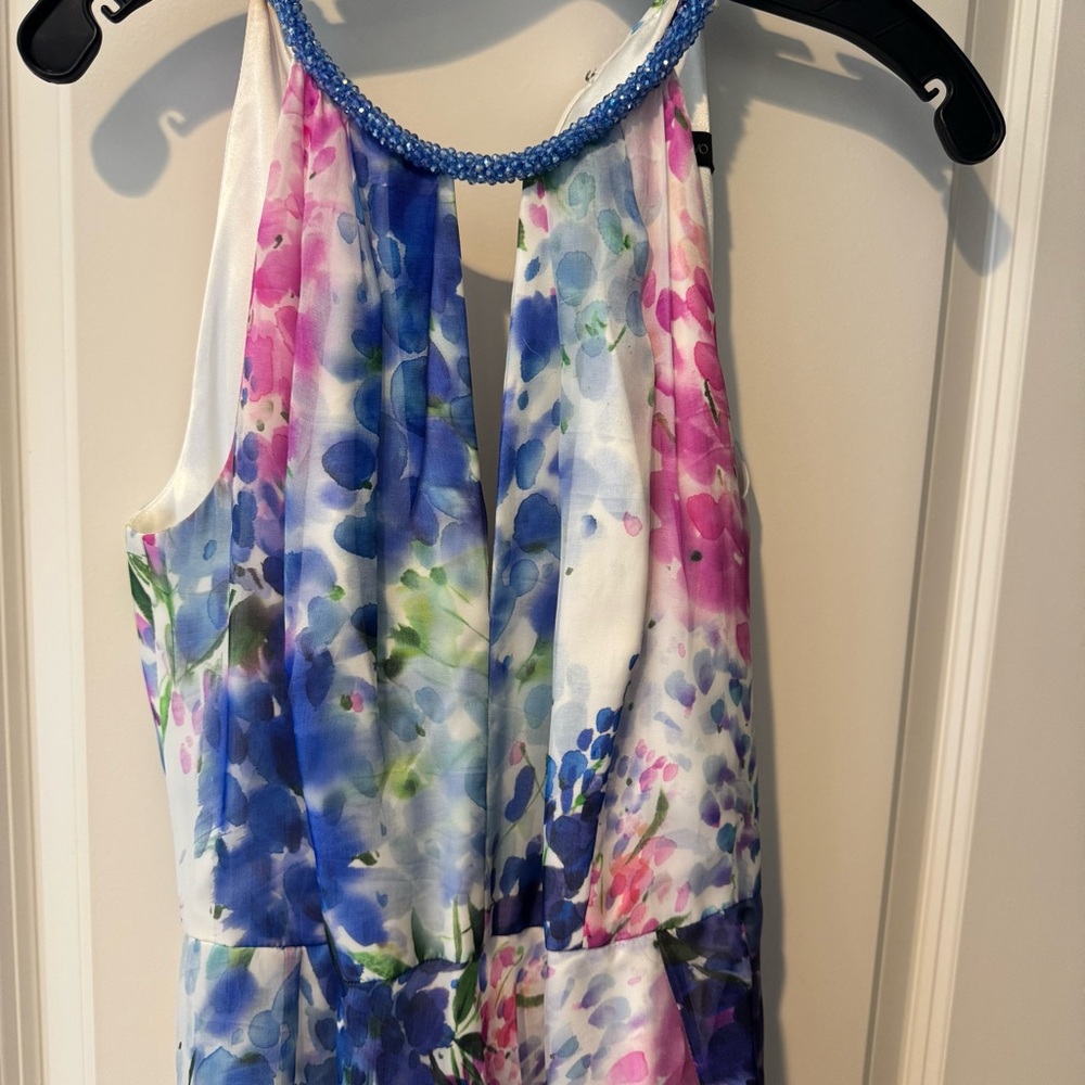 Carmen Marc Valvo Abstract Pink and Blue Floral Maxi Silk Dress | 6 - Picture 4 of 10